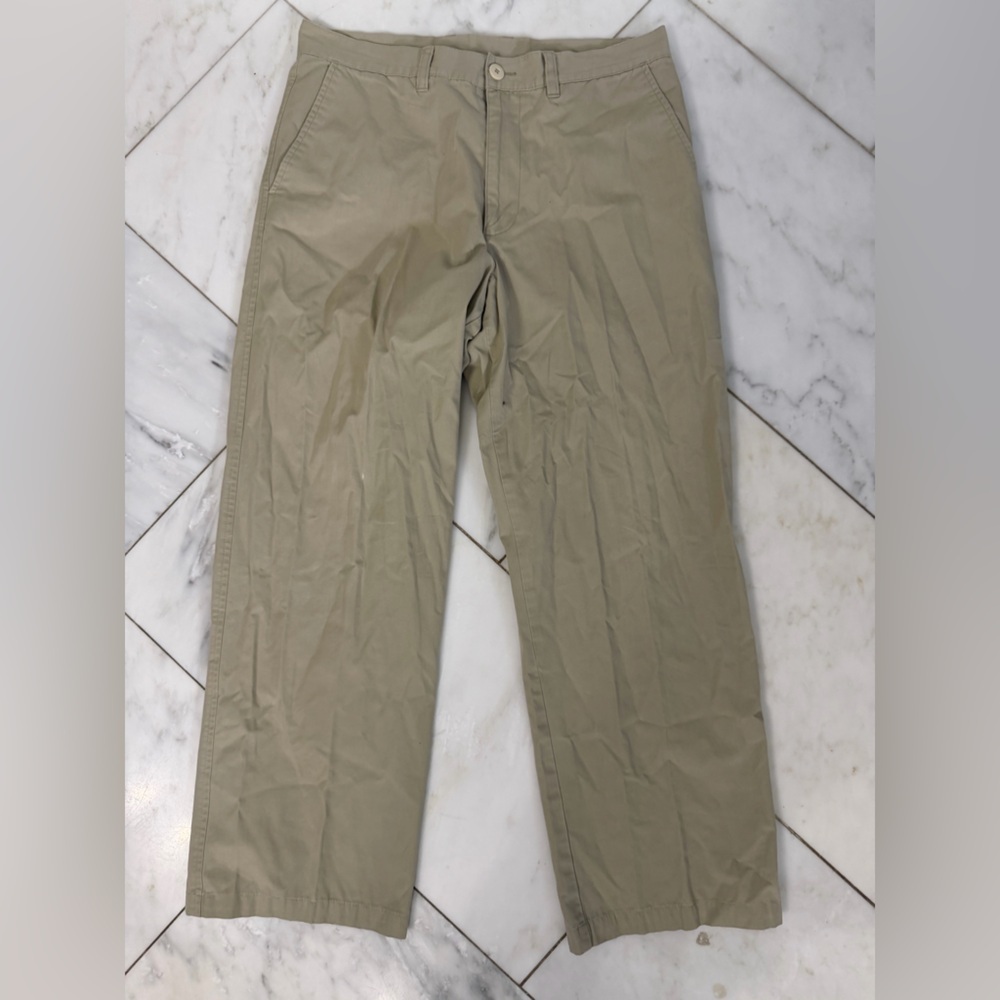 Patagonia Men’s 32 waist 100% organic cotton flat front khaki pants